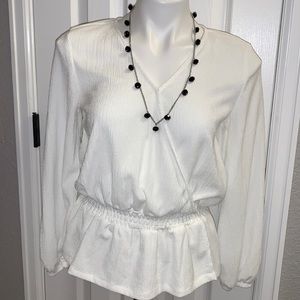 NWOT Vince Camuto Texture Peasant Blouse. Sz. XS
